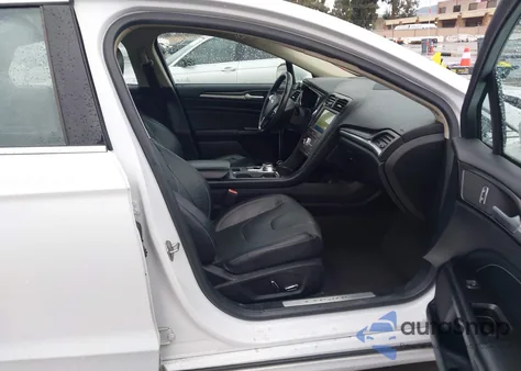 2020 Ford Fusion Titanium z USA, uszkodzony, nr VIN 3FA6P0D99LR193631